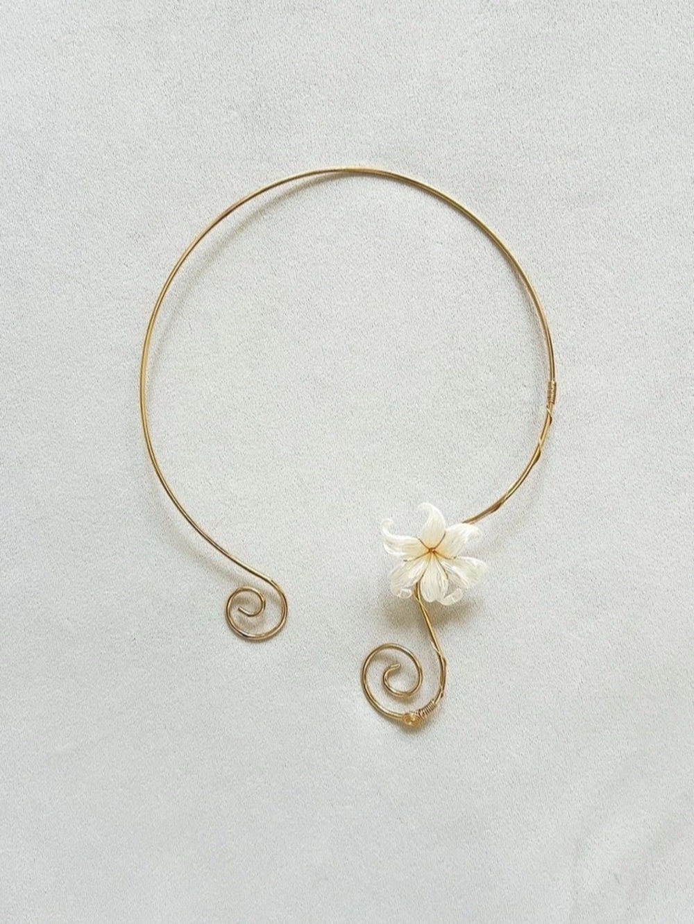 Floral Wirework Statement Necklace in Gold & White